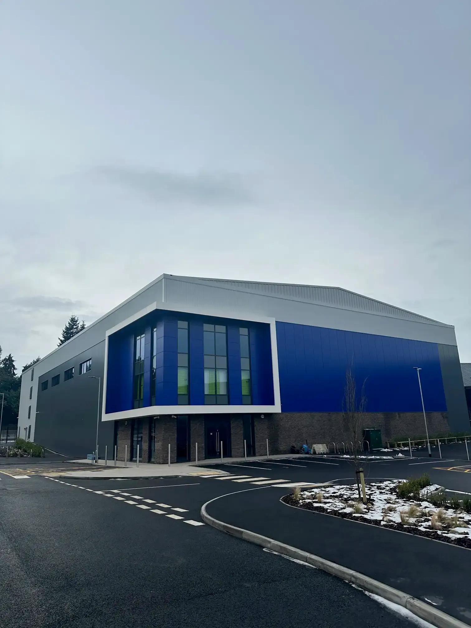 Self-storage outlet contract clean