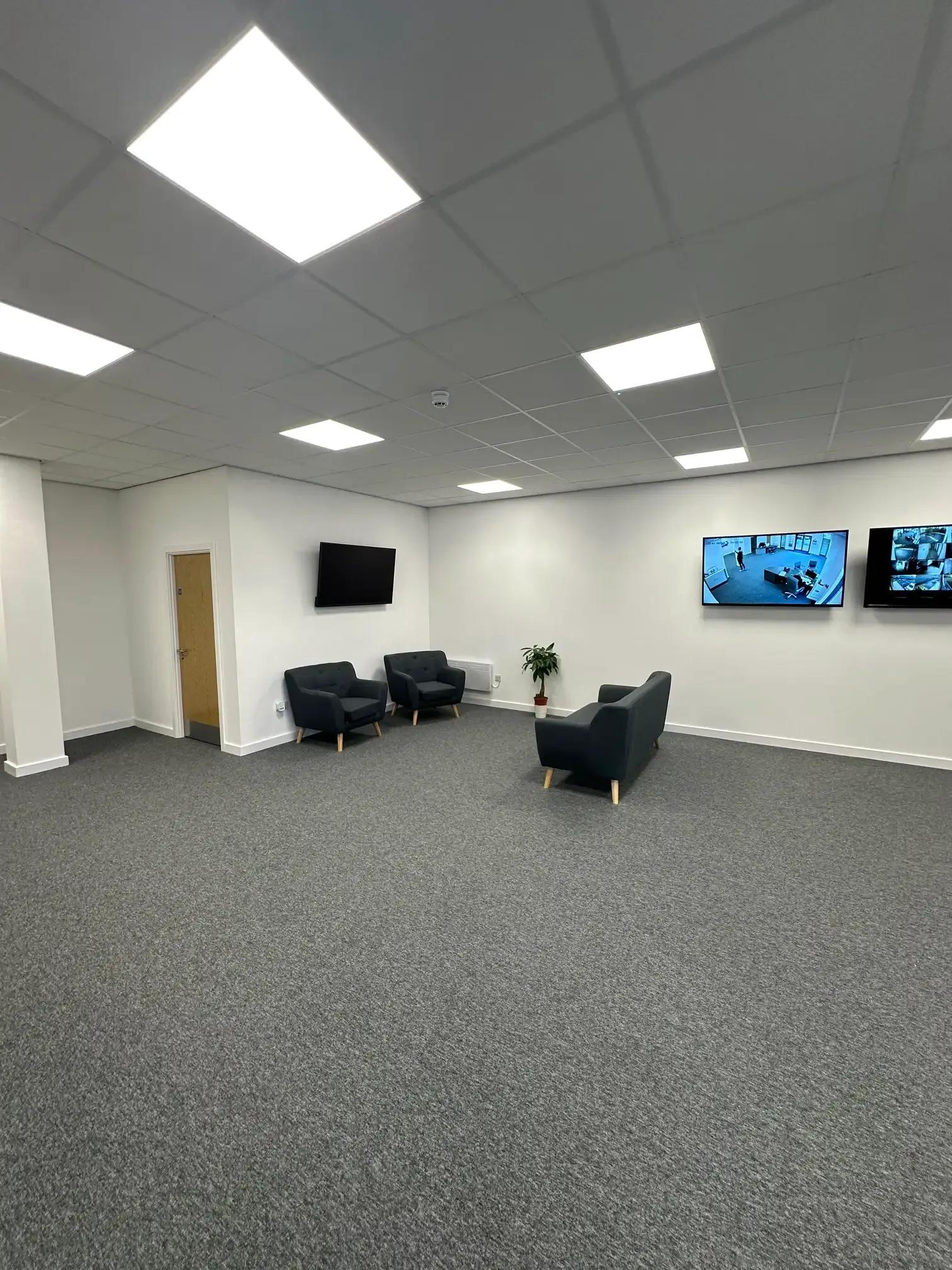 Self-storage outlet contract clean